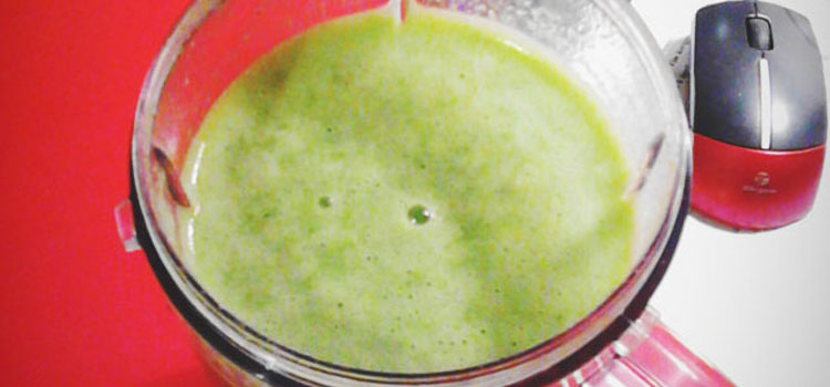 Green smoothie with spinach recipe